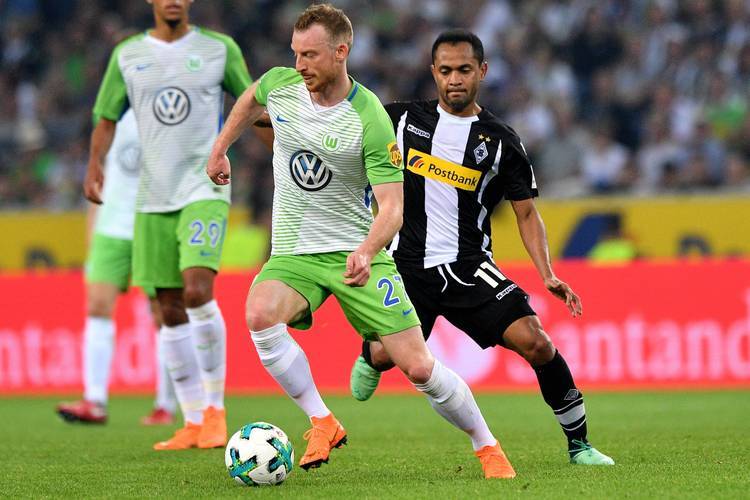 包含拳击附加赛焦点战：关中天狼队逆转胶东白虎队，客场强势带走胜利。防守强度拉满的词条