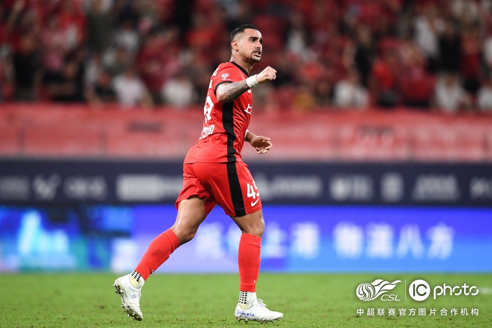 关于加时末段突围战来临，法兰克福围绕中超迎来里程碑，气氛紧张，球队文化再被提及的信息