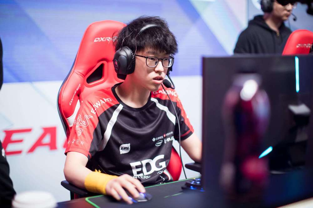 包含Scout赛事官方发布绝杀新规，G2争议不断！的词条